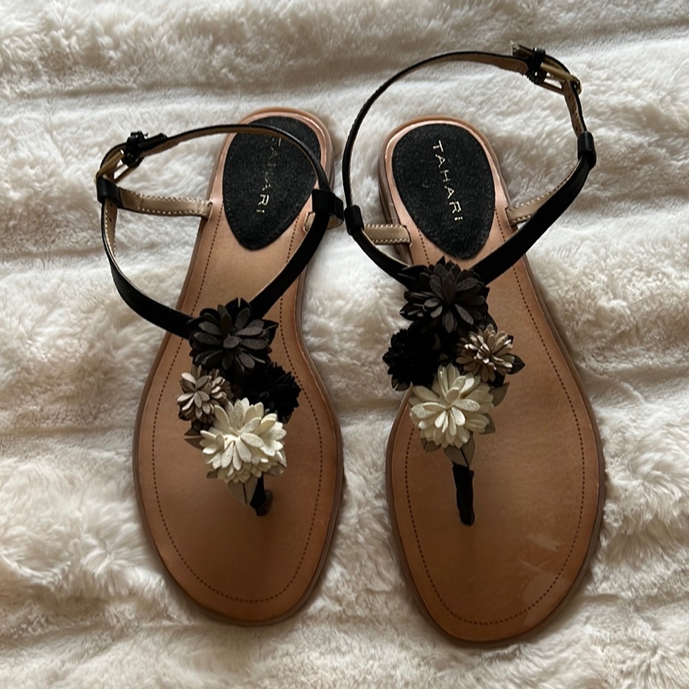 TAHARI leather sandals